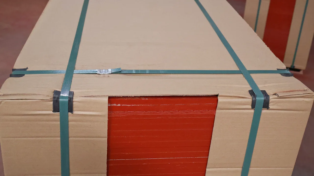 Japanese film faced plywood packing side detail